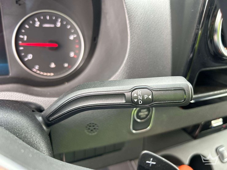 2021-mercedes-benz-sprinter-4500-image-17