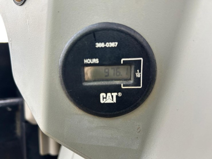 2018-caterpillar-903d-image-17