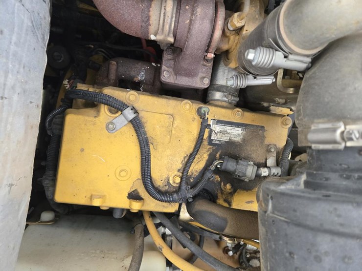 2012-deere-319d-image-13