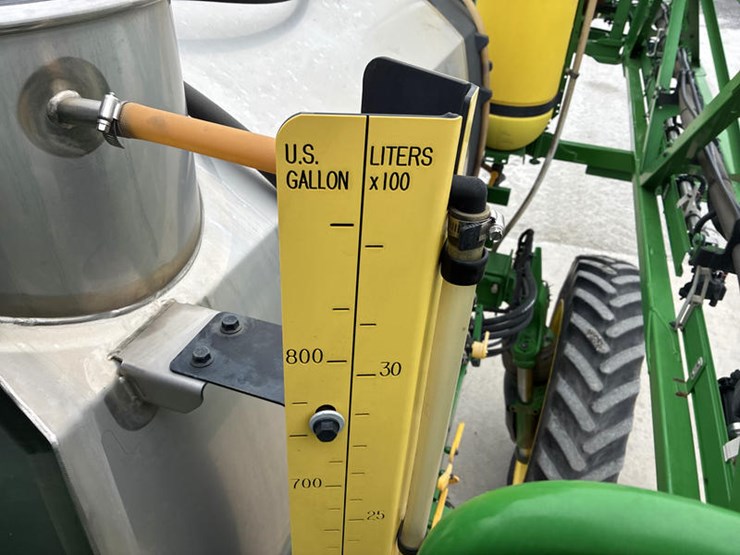 2021-john-deere-r4030-image-77