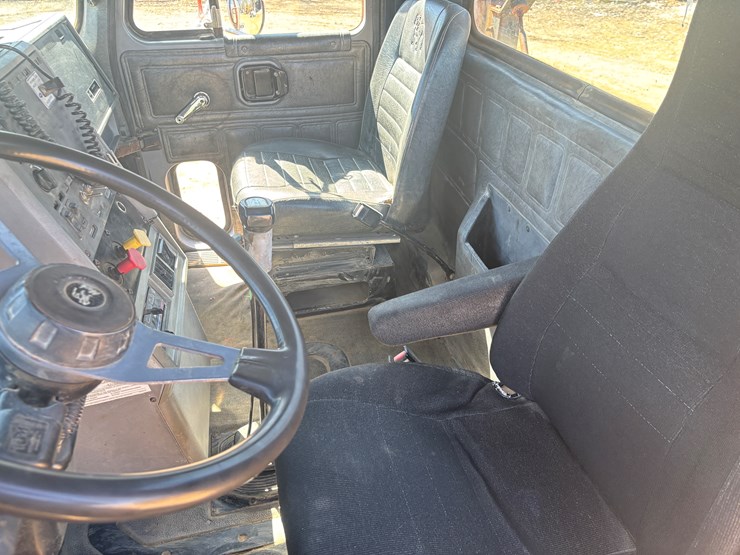 1993-mack-ch600-image-44