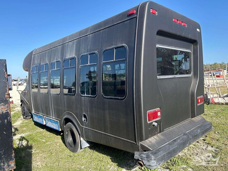 1996-ford-e450-image-4