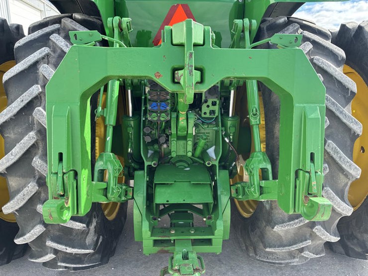 2013-john-deere-8335r-image-29