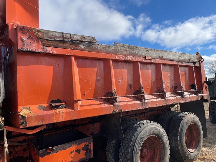 1986-ford-9000-image-10