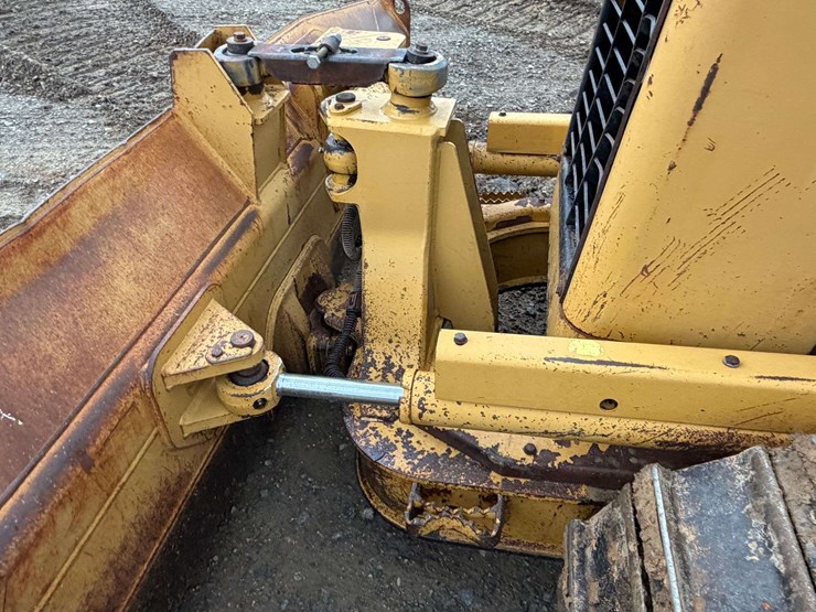 2007-caterpillar-d3g-lgp-image-6