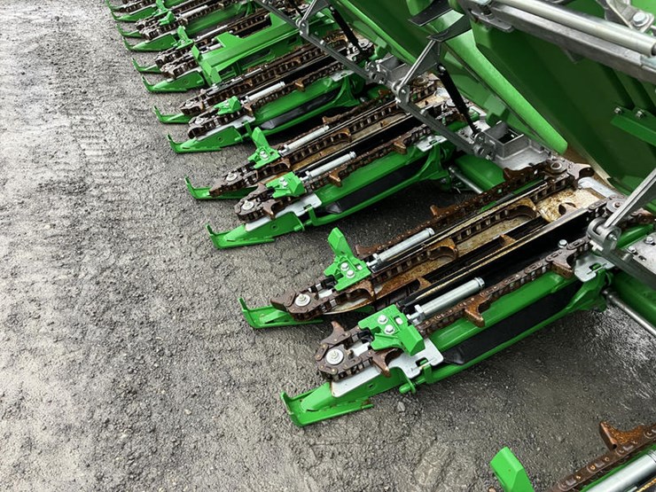 2024-john-deere-c16f-image-3