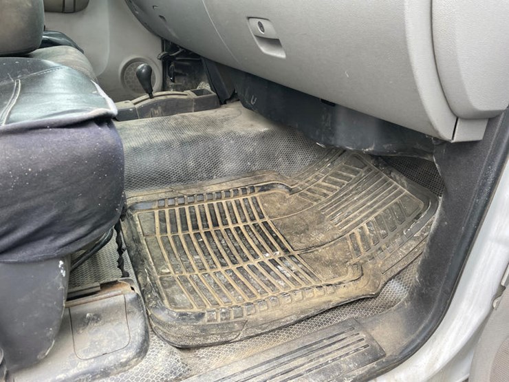 2008-gmc-sierra-2500hd-image-33