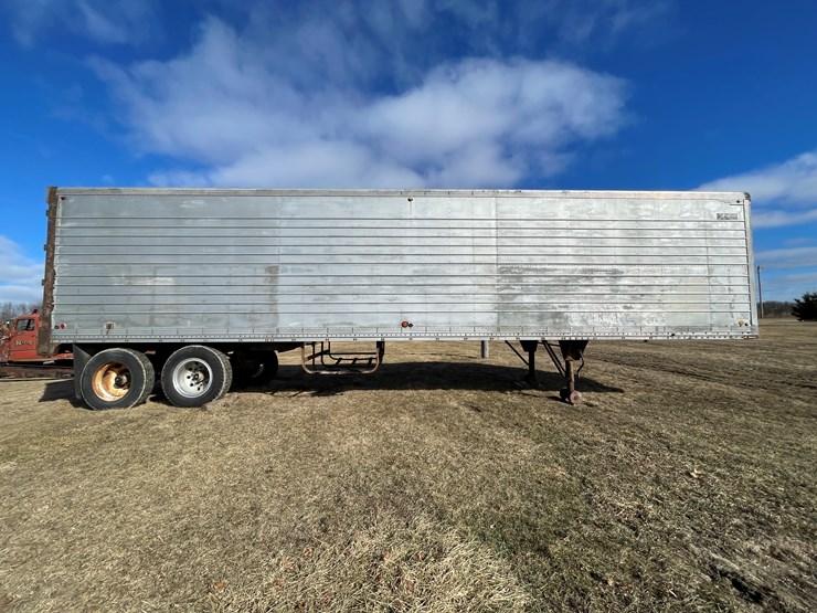 #4220-•-aeroliner-tandem-axle-storage-van-trailer-(no-title)-image-4