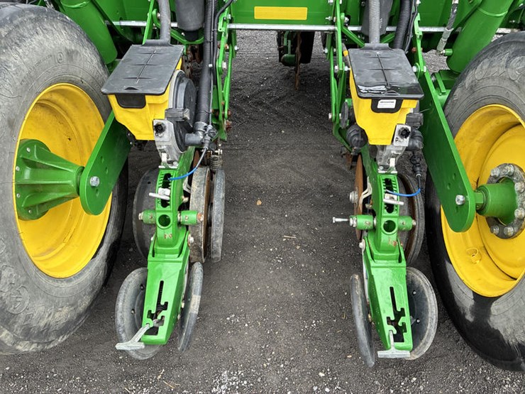 2019-john-deere-1775-image-41