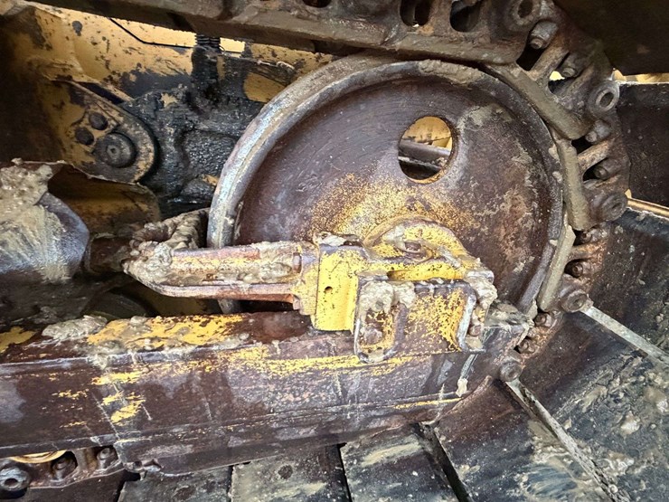 2007-caterpillar-d3g-lgp-image-27