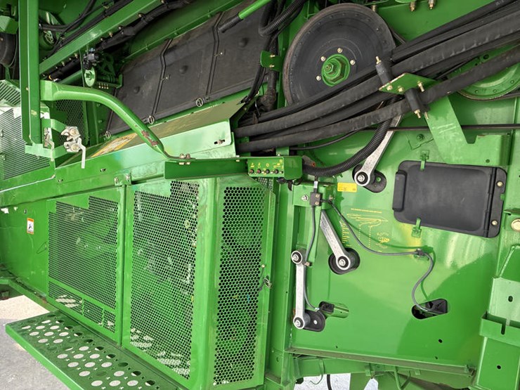 2009-john-deere-9570-sts-image-74