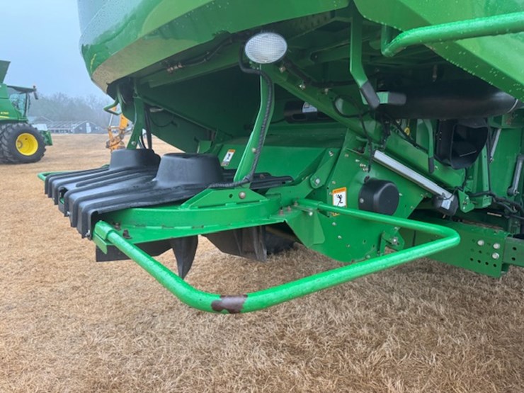 2014-john-deere-s680-image-17