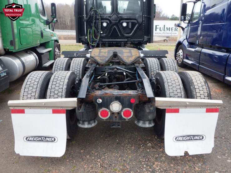 2021-freightliner-cascadia-116-image-8