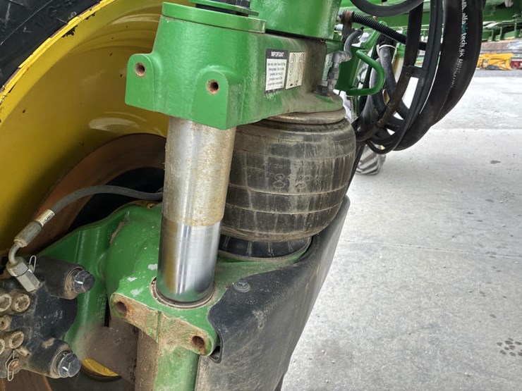 2021-john-deere-r4030-image-56