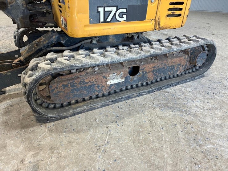 2019-deere-17g-image-13