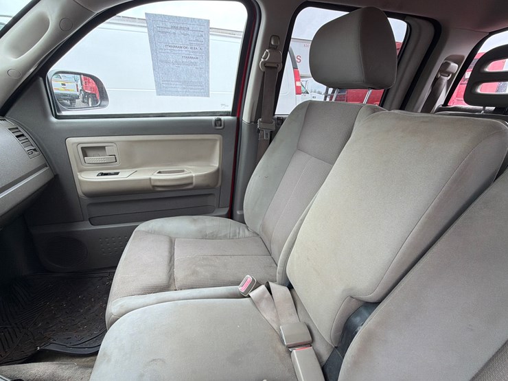 2005-dodge-dakota-slt-image-12