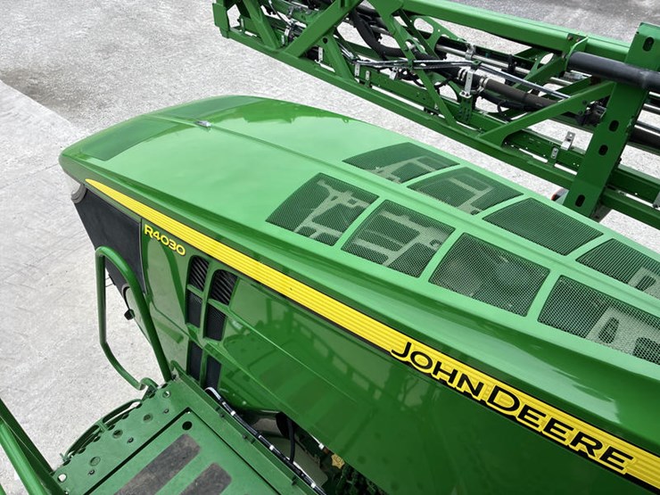 2021-john-deere-r4030-image-75