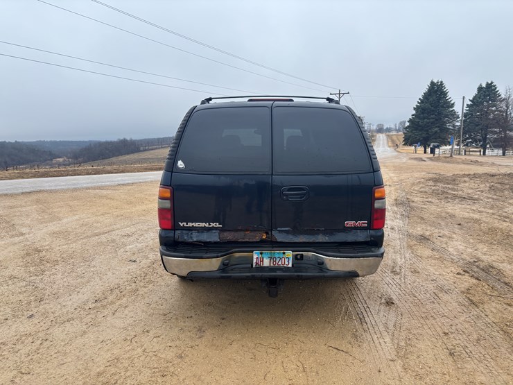 2003-gmc-yukon-image-3