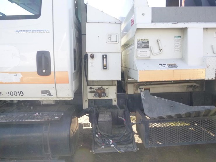 2003-international-7400-image-9