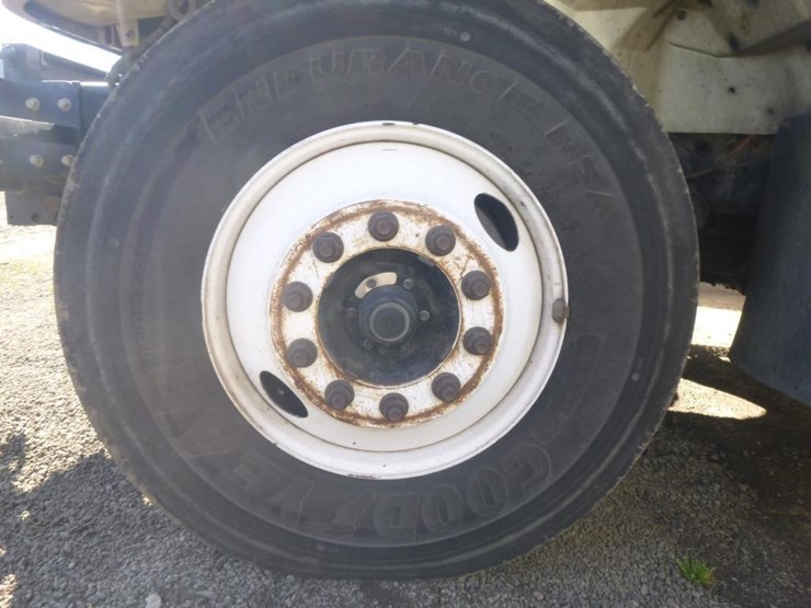 2003-international-7400-image-13