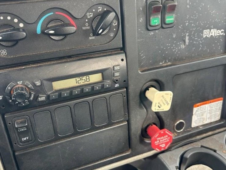 2012-international-durastar-4300-image-17