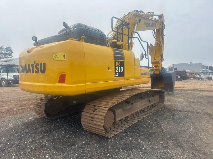 2022-komatsu-pc210-lc-image-6