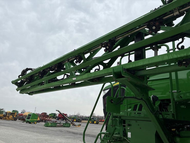 2021-john-deere-r4030-image-47