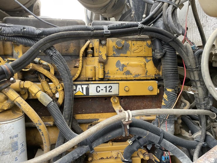 2000-caterpillar-c12-image-3