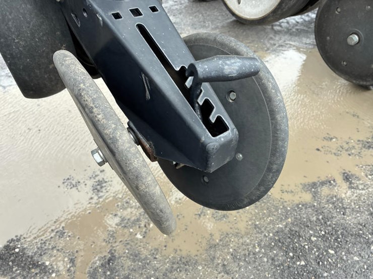 2010-kinze-3600-image-37