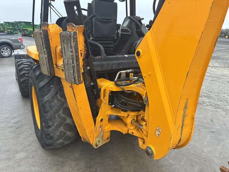 2019-jcb-3cx-image-42