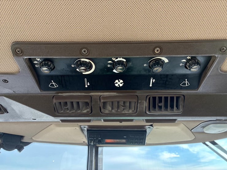 1990-john-deere-4455-image-70