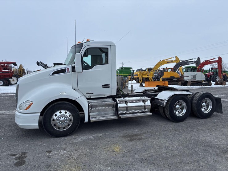 2016-kenworth-t680-image-2