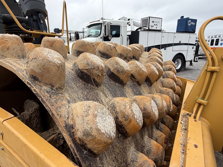 caterpillar-cp56-image-11