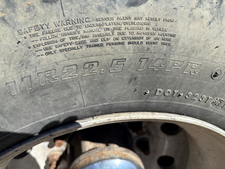 2009-peterbilt-340-image-91