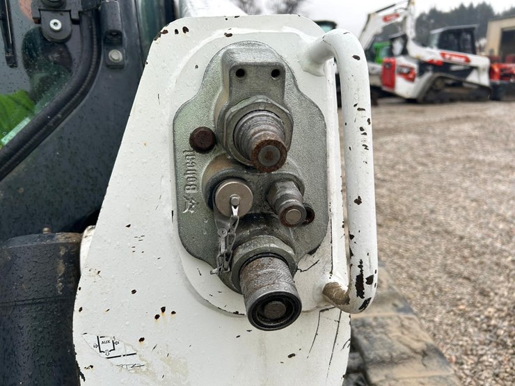 2019-bobcat-t870-image-11