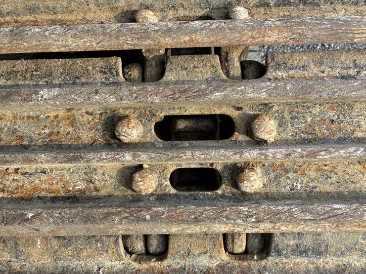 2021-deere-250g-lc-image-50