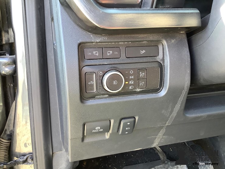 2023-ford-f250-lariat-image-17