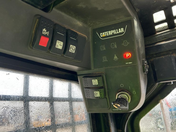 caterpillar-247b-image-24