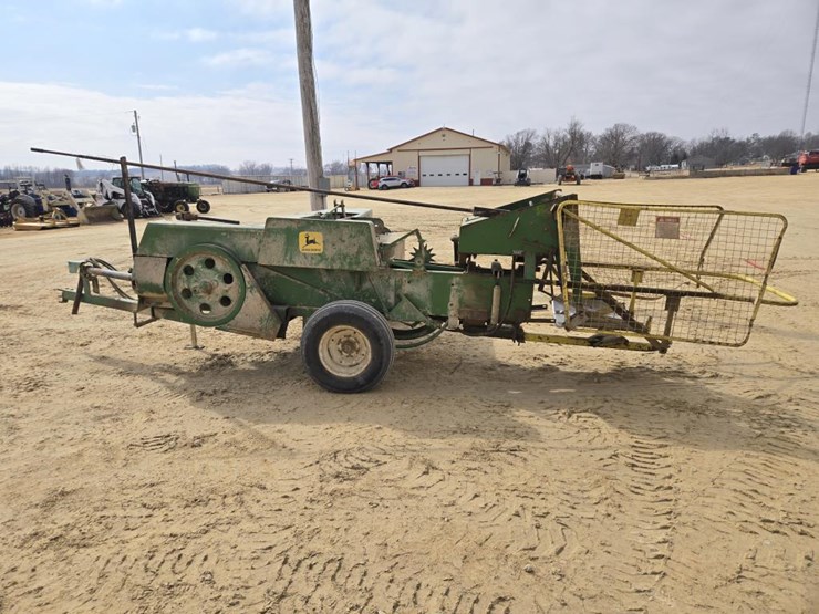 john-deere-336-image-4