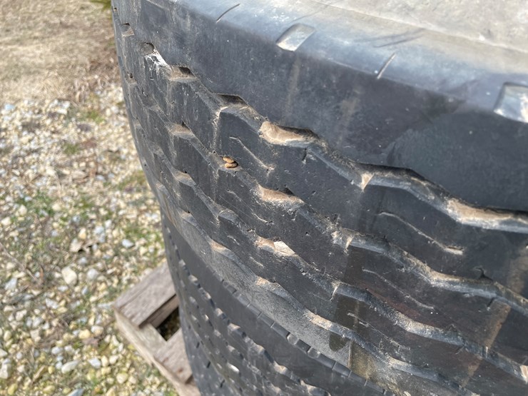 #4256-•-(2)-vintage-trailer-axles-image-15