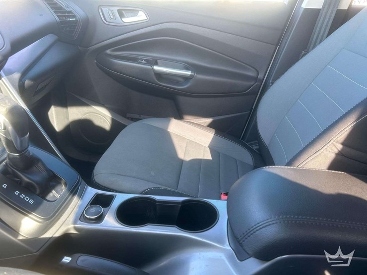 2016-ford-escape-image-19