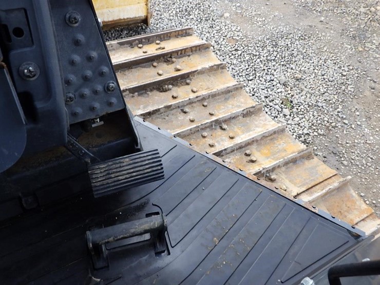 2019-deere-450k-lgp-image-31