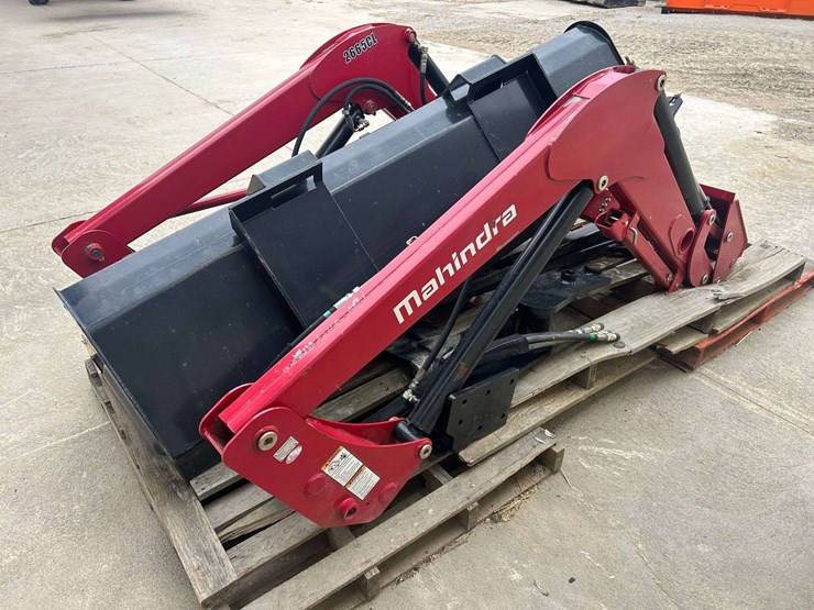 mahindra-2665cl-front-loader-image-6