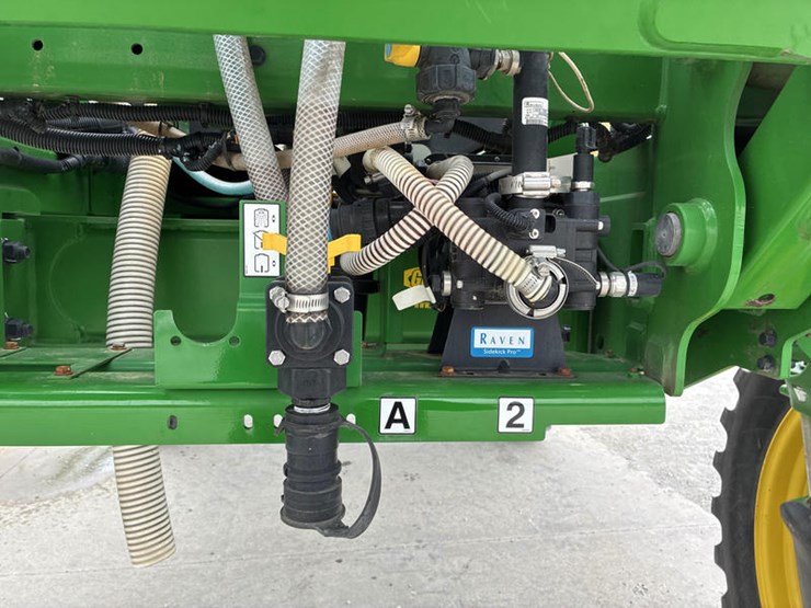 2021-john-deere-r4030-image-32