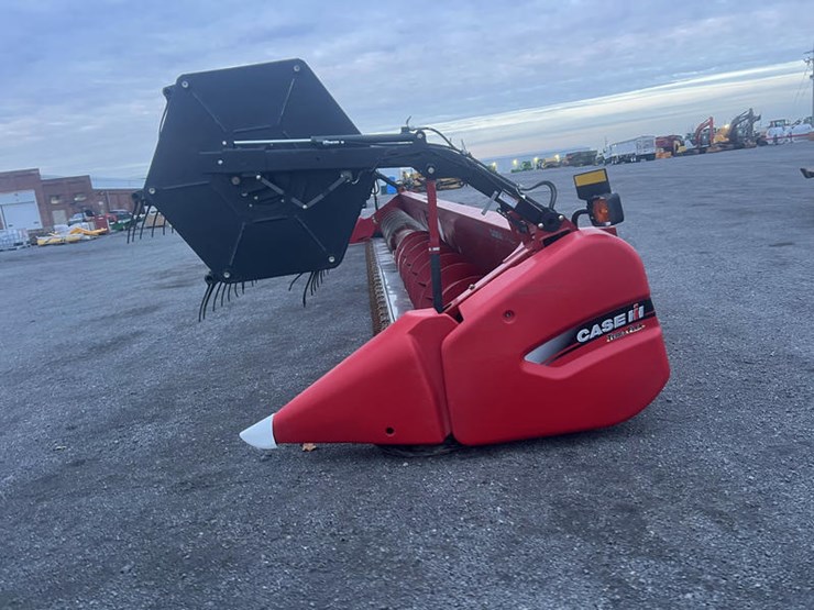 2011-case-ih-3020-image-3