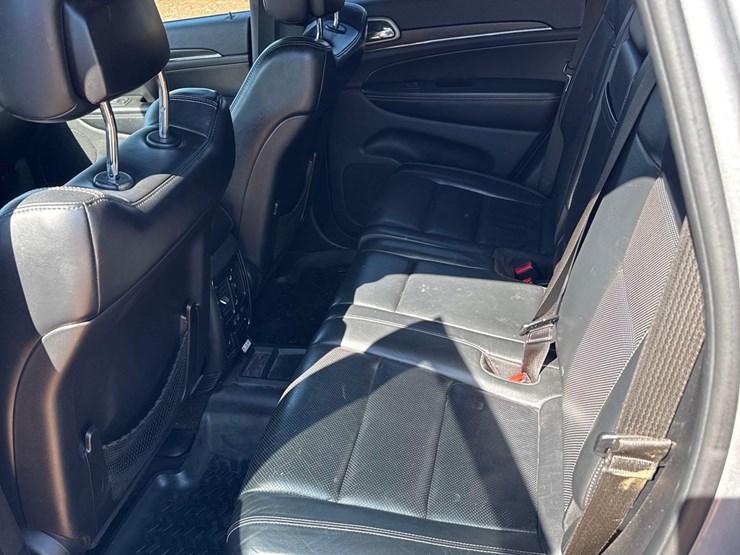 2015-jeep-grand-cherokee-image-10