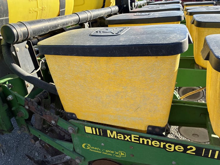john-deere-7200-image-36