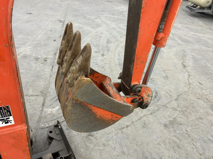 2016-kubota-k008-3-image-25