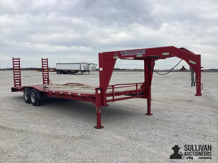 2013-titan-trailer-image-3