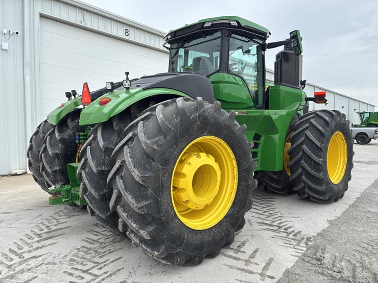2025-john-deere-9r-590-image-4
